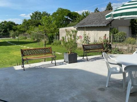 Gite Au Bord Du Cher "La Mesange Verte" Savonnières Exterior foto